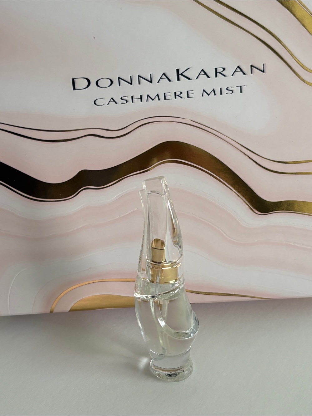 NEW Donna Karan Cashmere Mist Travel Perfume 0.25 oz and Lotion Set 3.4 oz - Picture 6 of 6